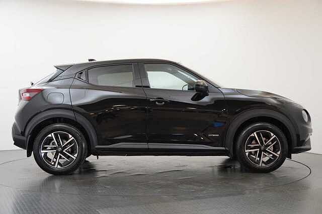 Nissan Juke 1.6 143 HEV Hybrid N-Connecta Auto with Sat Nav and Rear View Camera