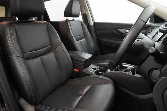 Nissan X-Trail 1.7 dCi 150 2WD Tekna with 5 Seats + BOSE Audio and Panoramic Sunroof