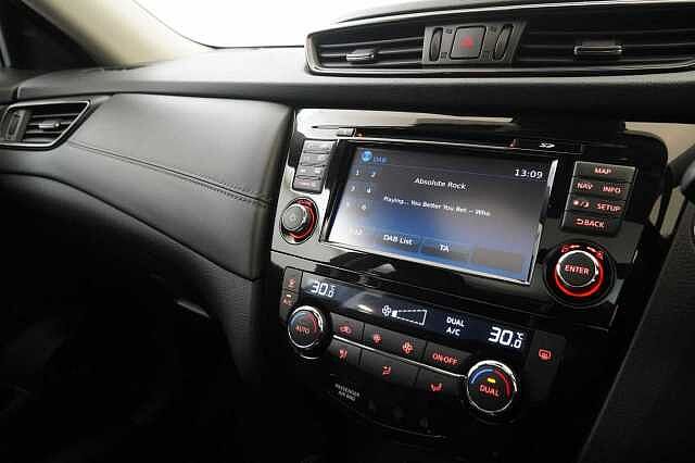 Nissan X-Trail 1.7 dCi 150 2WD Tekna with 5 Seats + BOSE Audio and Panoramic Sunroof