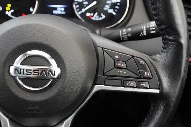 Nissan X-Trail 1.7 dCi 150 2WD Tekna with 5 Seats + BOSE Audio and Panoramic Sunroof