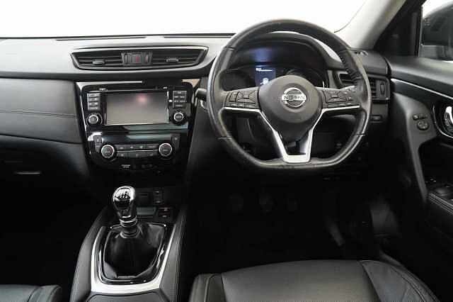 Nissan X-Trail 1.7 dCi 150 2WD Tekna with 5 Seats + BOSE Audio and Panoramic Sunroof