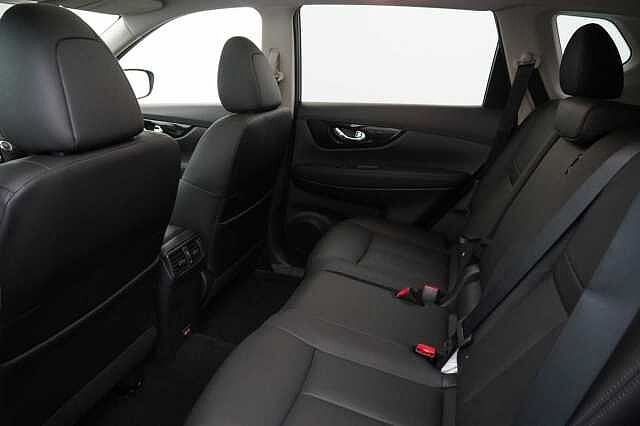 Nissan X-Trail 1.7 dCi 150 2WD Tekna with 5 Seats + BOSE Audio and Panoramic Sunroof