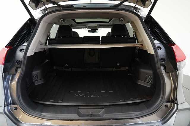 Nissan X-Trail 1.7 dCi 150 2WD Tekna with 5 Seats + BOSE Audio and Panoramic Sunroof