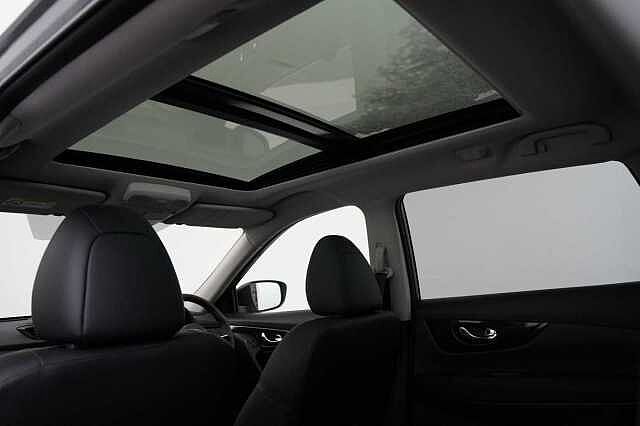 Nissan X-Trail 1.7 dCi 150 2WD Tekna with 5 Seats + BOSE Audio and Panoramic Sunroof