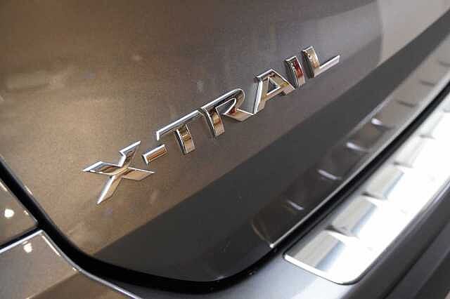 Nissan X-Trail 1.7 dCi 150 2WD Tekna with 5 Seats + BOSE Audio and Panoramic Sunroof