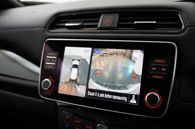 Nissan LEAF 39KW N-Connecta Auto with Sat Nav and 360 View Cameras
