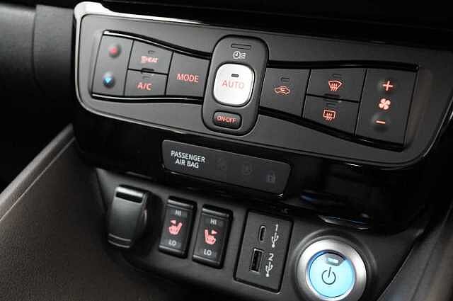 Nissan LEAF 39KW N-Connecta Auto with Sat Nav and 360 View Cameras