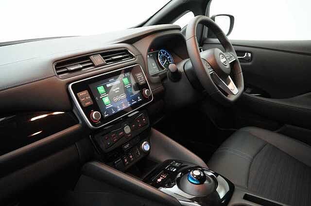 Nissan LEAF 39KW N-Connecta Auto with Sat Nav and 360 View Cameras