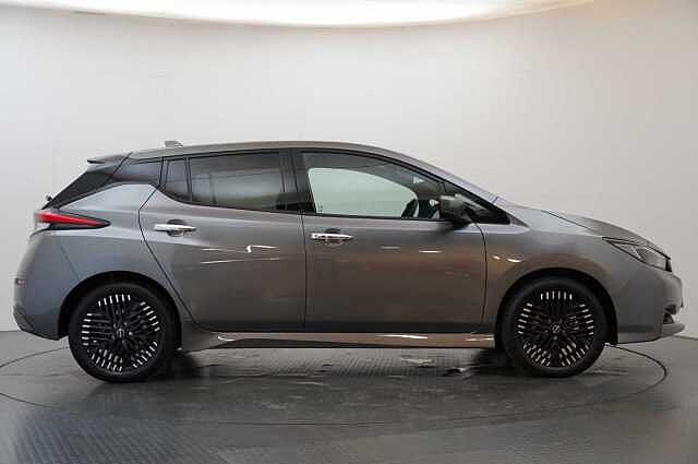 Nissan LEAF 39KW N-Connecta Auto with Sat Nav and 360 View Cameras
