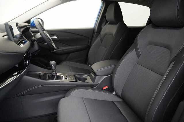 Nissan Qashqai 1.3 DIG-T MH 140 N-Connecta with Sat Nav and 360 View Cameras