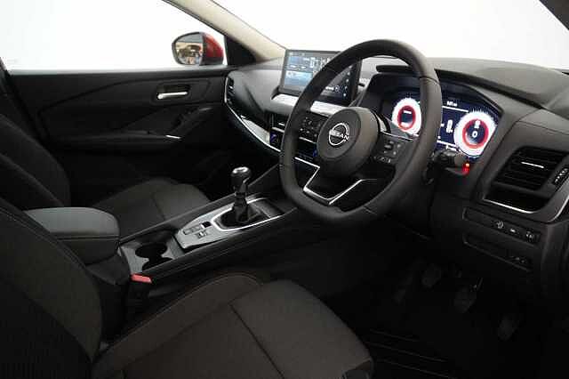 Nissan Qashqai 1.3 DIG-T MH 140 N-Connecta with Sat Nav and 360 View Cameras