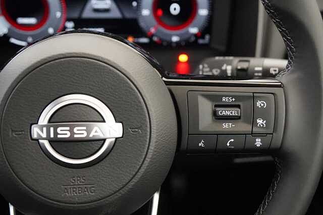 Nissan Qashqai 1.3 DIG-T MH 140 N-Connecta with Sat Nav and 360 View Cameras