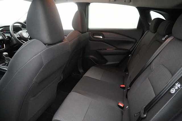 Nissan Qashqai 1.3 DIG-T MH 140 N-Connecta with Sat Nav and 360 View Cameras
