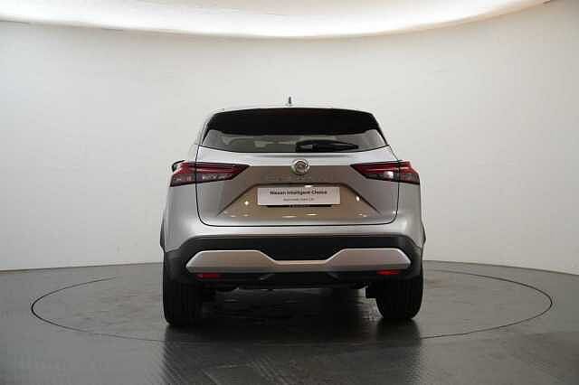 Nissan Qashqai 1.3 DIG-T MH 140 N-Connecta with Sat Nav and 360 View Cameras