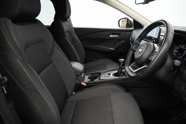 Nissan Qashqai 1.3 DIG-T MH 140 N-Connecta with Sat Nav and 360 View Cameras
