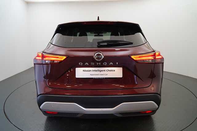 Nissan Qashqai 1.3 DIG-T MH 140 N-Connecta with Sat Nav and 360 View Cameras