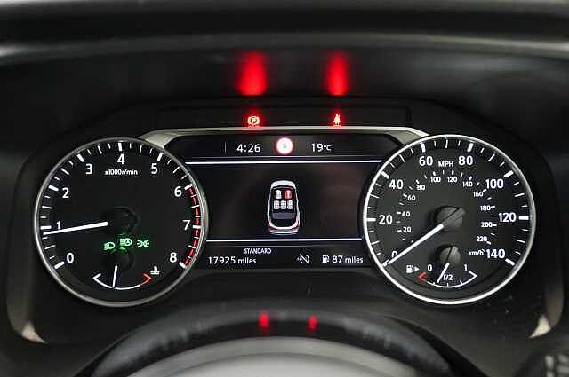 Nissan Qashqai 1.3 DIG-T MH 140 N-Connecta with Sat Nav and 360 View Cameras