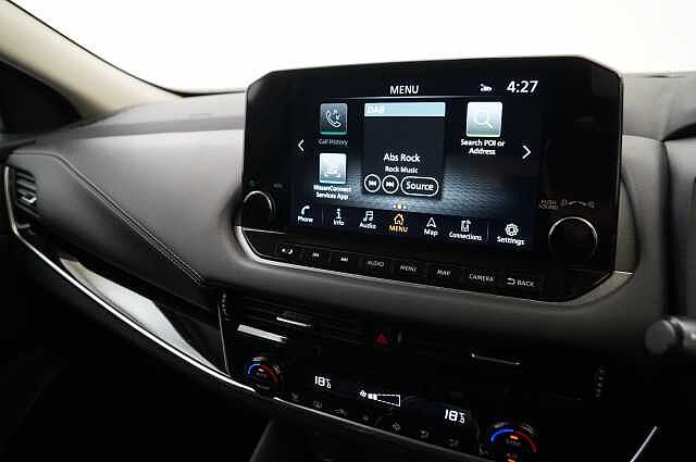 Nissan Qashqai 1.3 DIG-T MH 140 N-Connecta with Sat Nav and 360 View Cameras