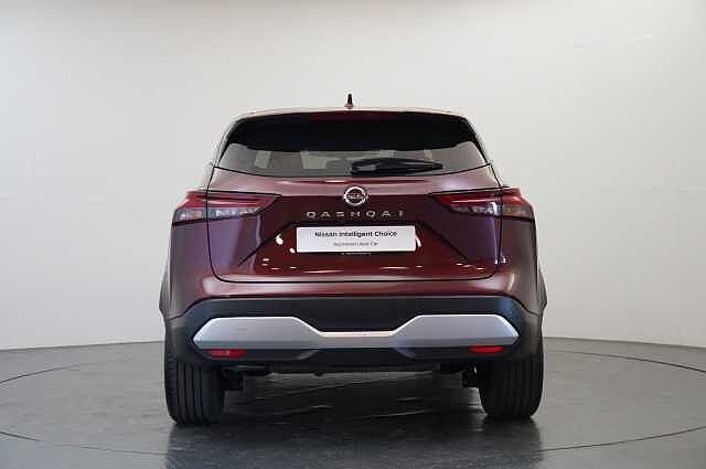 Nissan Qashqai 1.3 DIG-T MH 140 N-Connecta with Sat Nav and 360 View Cameras