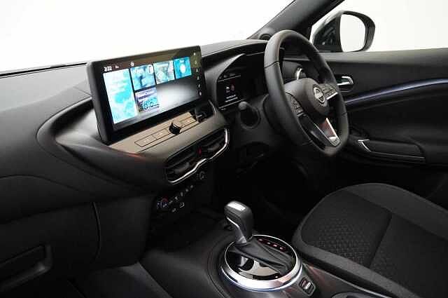 Nissan Juke 1.6 143 HEV Hybrid N-Connecta Auto with Sat Nav and Rear View Camera