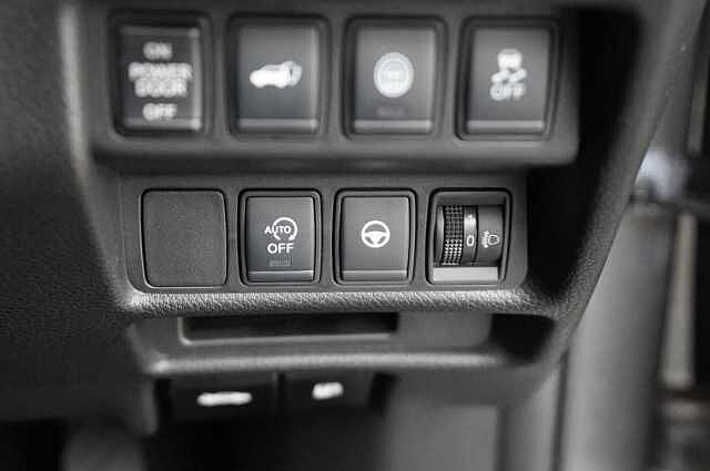 Nissan X-Trail 1.7 dCi 150 2WD N-TEC with 5 Seats and Sunroof + Drive Assist Technology