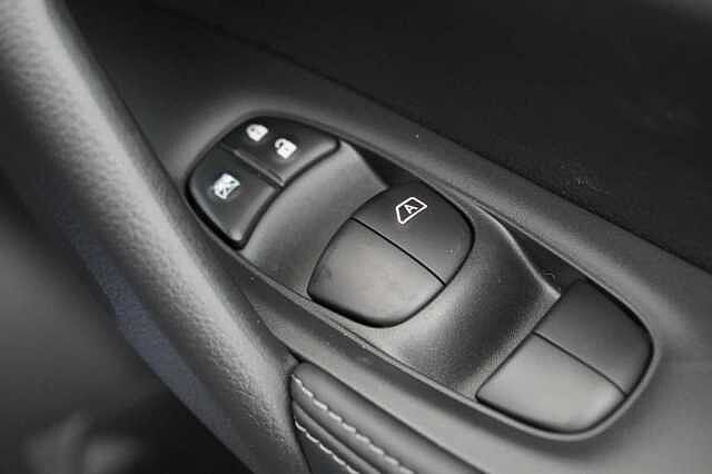 Nissan X-Trail 1.7 dCi 150 2WD N-TEC with 5 Seats and Sunroof + Drive Assist Technology