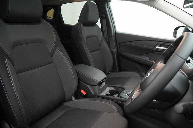 Nissan Qashqai 1.3 DIG-T MH 140 N-Connecta with Glass Roof + Sat Nav and 360 View Cameras