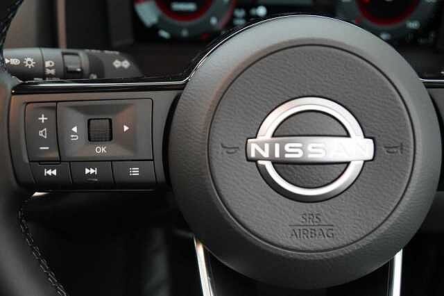 Nissan Qashqai 1.3 DIG-T MH 140 N-Connecta with Glass Roof + Sat Nav and 360 View Cameras