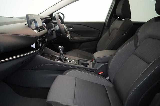 Nissan Qashqai 1.3 DIG-T MH 140 N-Connecta with Glass Roof + Sat Nav and 360 View Cameras