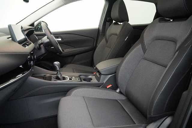 Nissan Qashqai 1.3 DIG-T MH 140 N-Connecta with Glass Roof + Sat Nav and 360 View Cameras