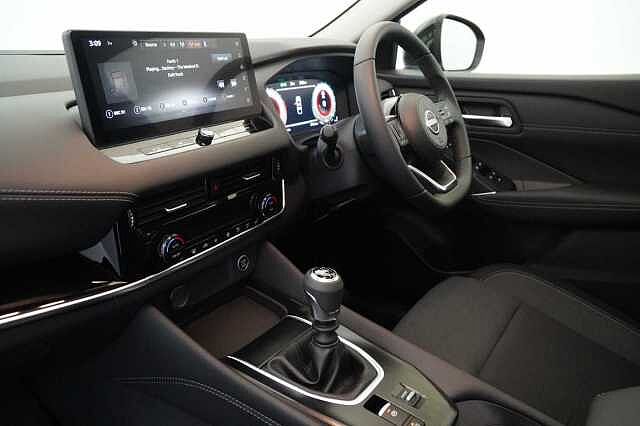 Nissan Qashqai 1.3 DIG-T MH 140 N-Connecta with Glass Roof + Sat Nav and 360 View Cameras