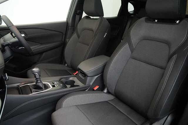 Nissan Qashqai 1.3 DIG-T MH 140 N-Connecta with Glass Roof + Sat Nav and 360 View Cameras