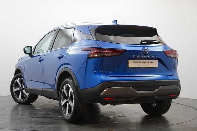 Nissan Qashqai 1.3 DIG-T MH 140 N-Connecta with Glass Roof + Sat Nav and 360 View Cameras