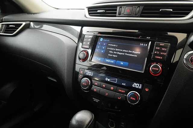 Nissan X-Trail 1.6 dCi 130 2WD Tekna X-Tronic Auto with 5 Seats and Panoramic Sunroof