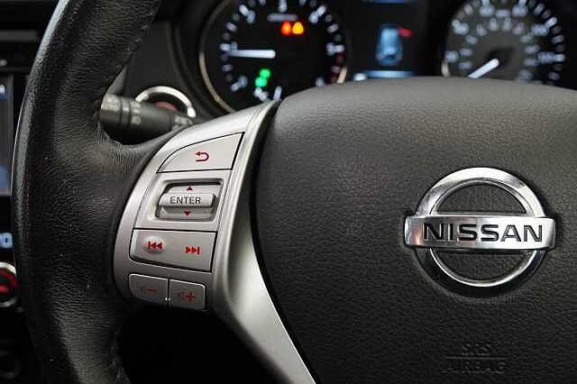 Nissan X-Trail 1.6 dCi 130 2WD Tekna X-Tronic Auto with 5 Seats and Panoramic Sunroof