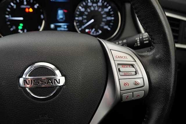 Nissan X-Trail 1.6 dCi 130 2WD Tekna X-Tronic Auto with 5 Seats and Panoramic Sunroof