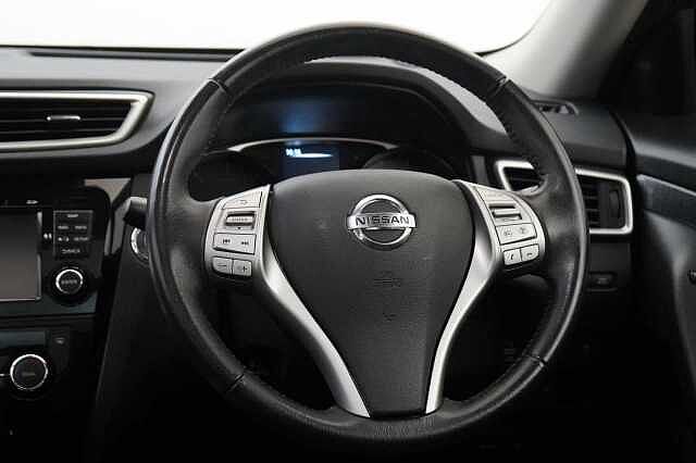 Nissan X-Trail 1.6 dCi 130 2WD Tekna X-Tronic Auto with 5 Seats and Panoramic Sunroof