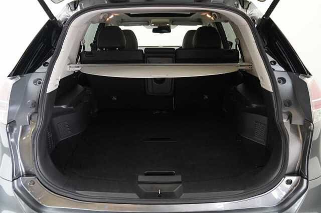 Nissan X-Trail 1.6 dCi 130 2WD Tekna X-Tronic Auto with 5 Seats and Panoramic Sunroof