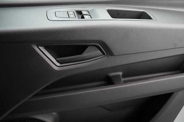 Nissan Interstar 2.0 dCi 130 Tekna L3 H2 3.5T Panel Van with Air Con and Rear Parking Camera