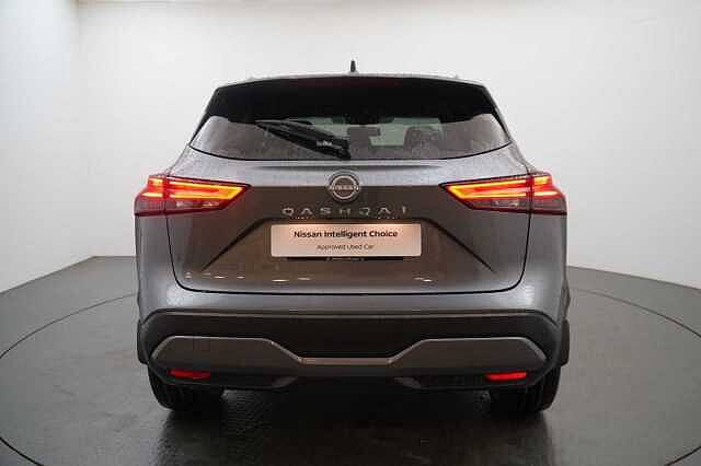 Nissan Qashqai 1.3 DIG-T MH 140 Tekna with Glass Roof and Drive Assist Technology