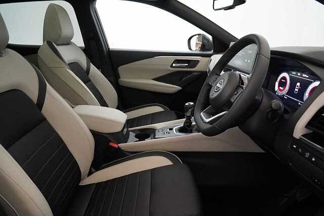 Nissan Qashqai 1.3 DIG-T MH 140 Tekna with Glass Roof and Drive Assist Technology