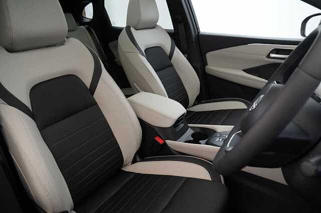 Nissan Qashqai 1.3 DIG-T MH 140 Tekna with Glass Roof and Drive Assist Technology