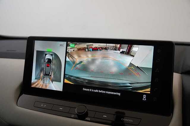 Nissan Qashqai 1.3 DIG-T MH 140 Tekna with Glass Roof and Drive Assist Technology