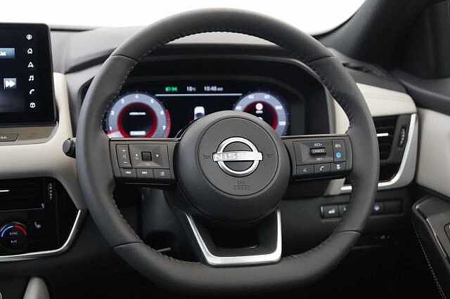 Nissan Qashqai 1.3 DIG-T MH 140 Tekna with Glass Roof and Drive Assist Technology