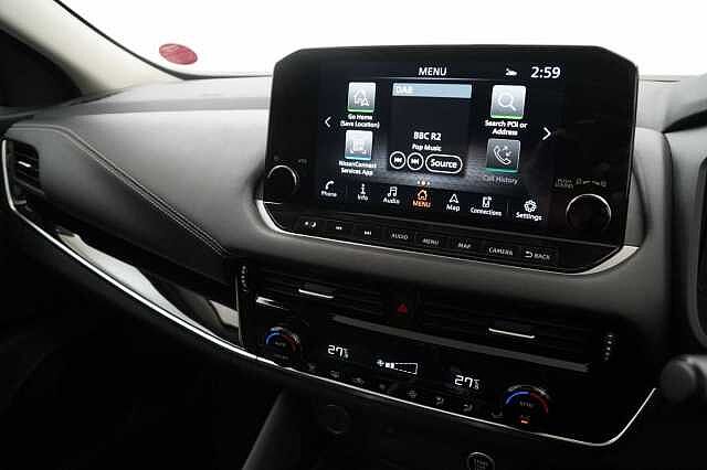 Nissan Qashqai 1.3 DIG-T MH 140 Premiere Edition with Glass Roof + Drive Assist Technology