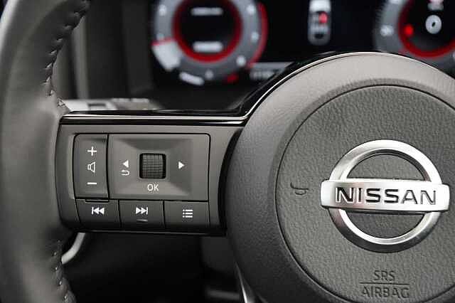 Nissan Qashqai 1.3 DIG-T MH 140 Premiere Edition with Glass Roof + Drive Assist Technology