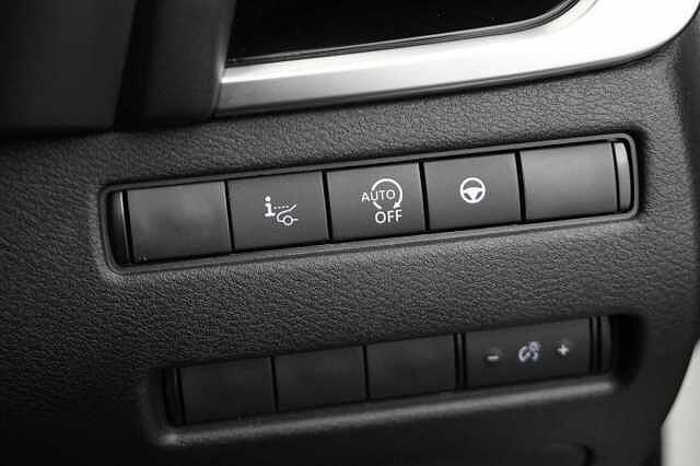 Nissan Qashqai 1.3 DIG-T MH 140 Premiere Edition with Glass Roof + Drive Assist Technology