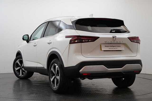 Nissan Qashqai 1.3 DIG-T MH 140 Premiere Edition with Glass Roof + Drive Assist Technology