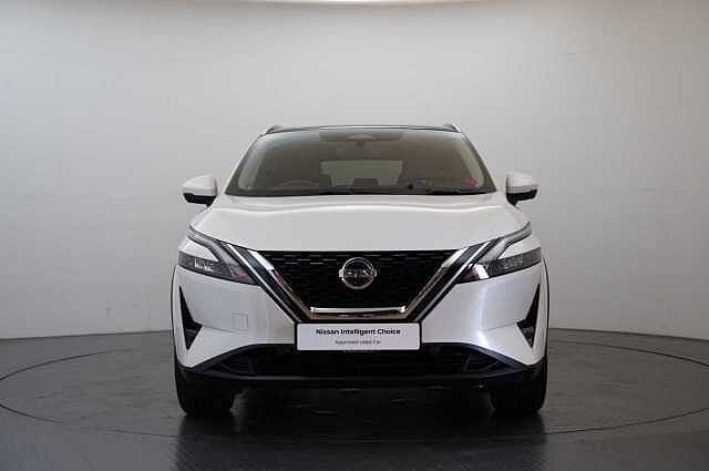 Nissan Qashqai 1.3 DIG-T MH 140 Premiere Edition with Glass Roof + Drive Assist Technology