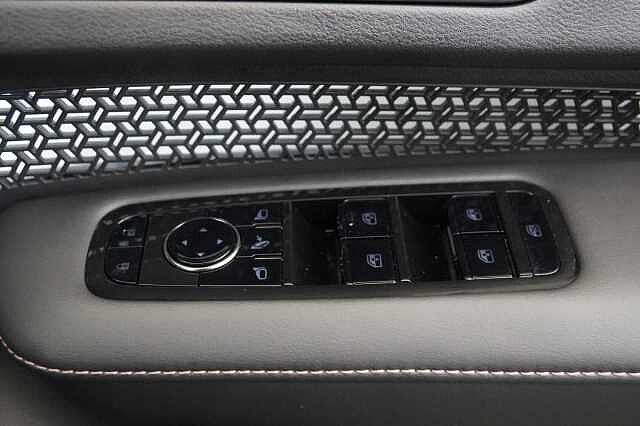 Nissan ARIYA 87KW Advance Auto with 22KW Onboard Charger and Panoramic Sky Roof Upgrade